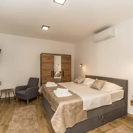 Apartment Zorenija *