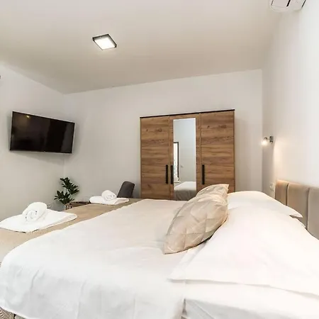 Zorenija Apartment *