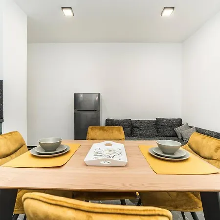 Zorenija Apartment *